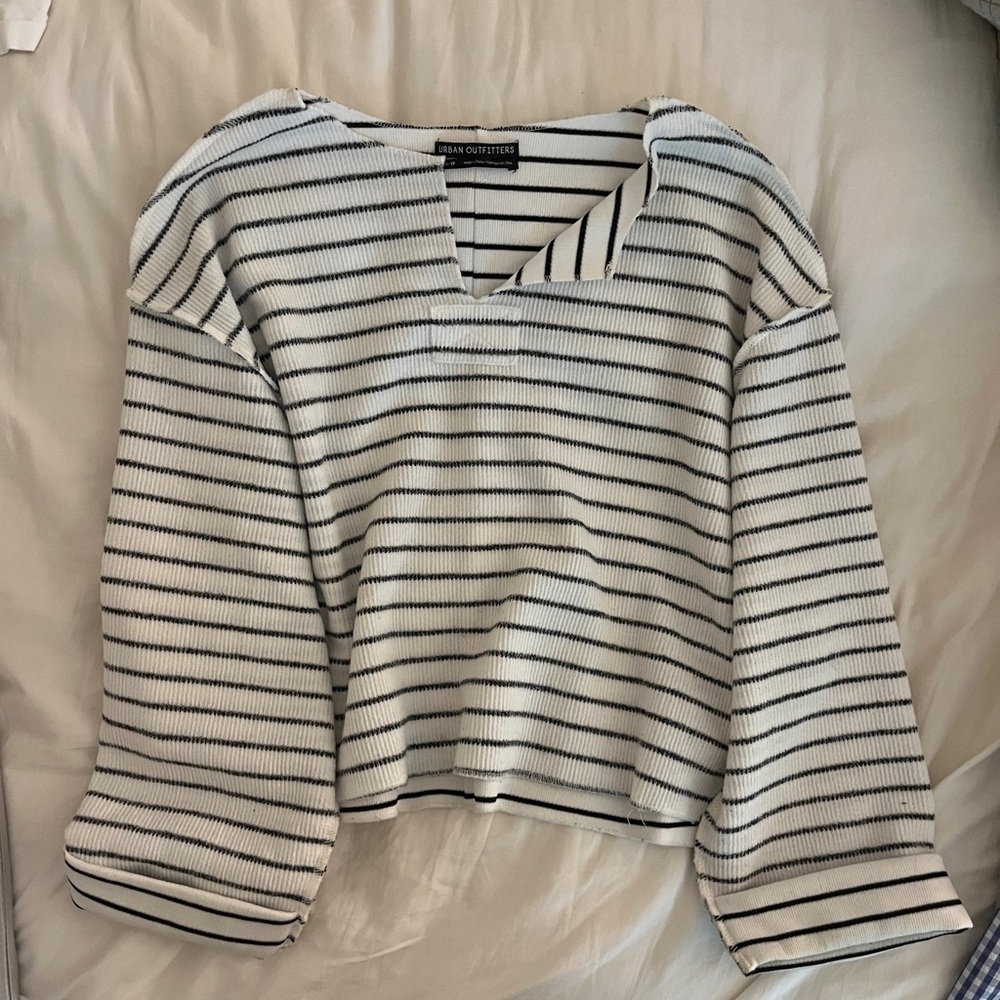Urban outfitters jax inside out notch knit top